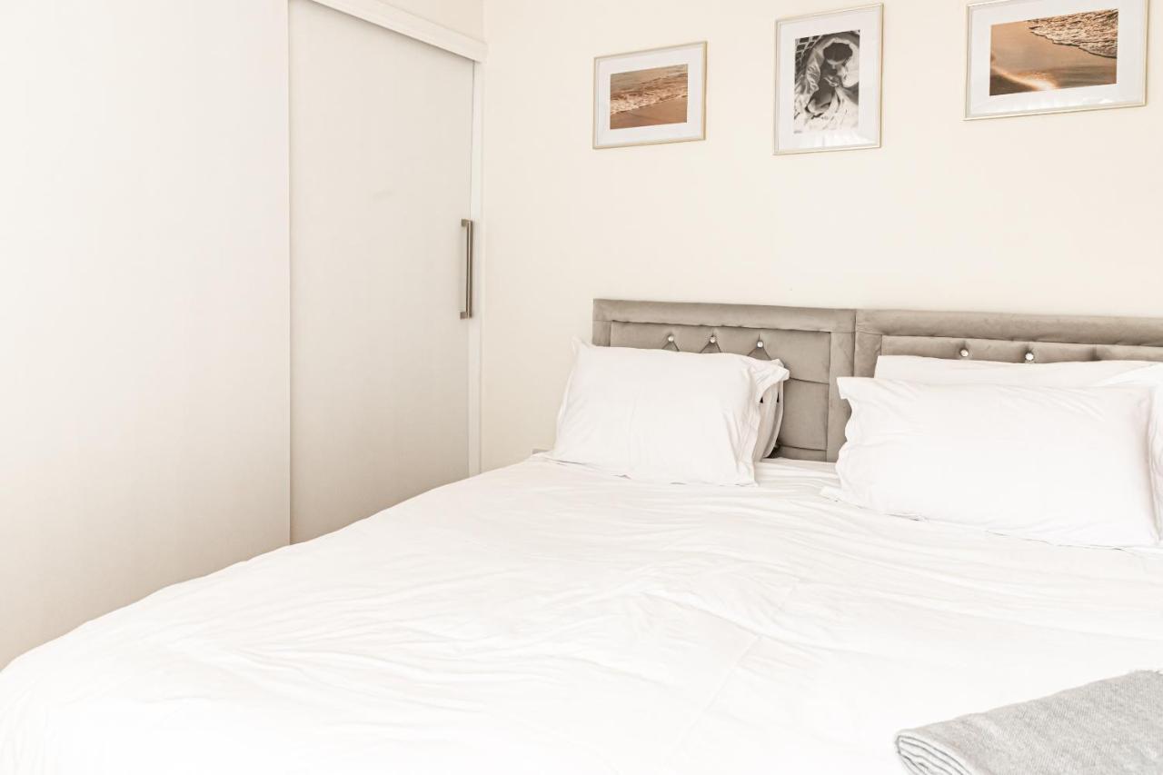 Amber Apartment Oxford Bagian luar foto