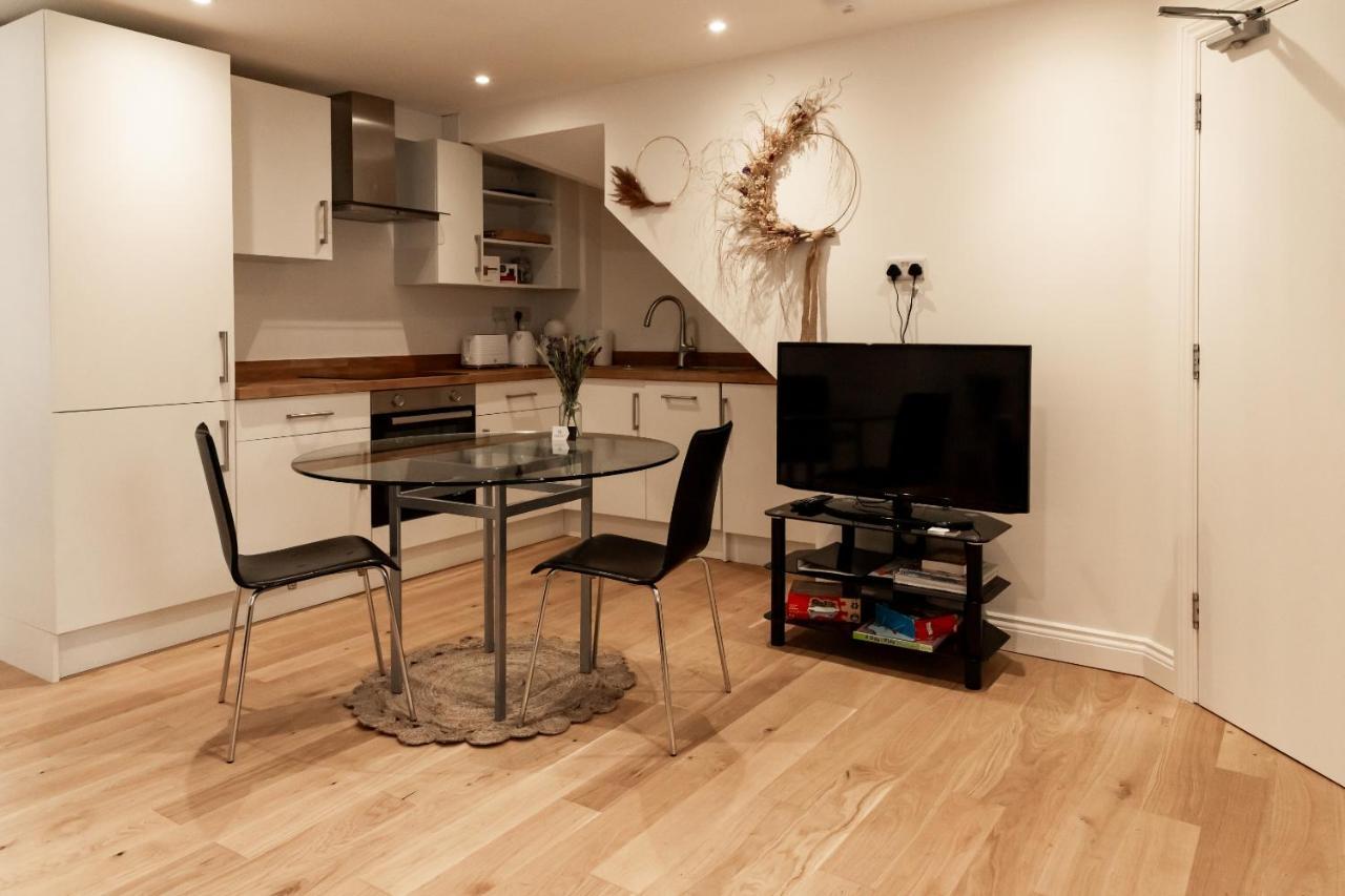 Amber Apartment Oxford Bagian luar foto